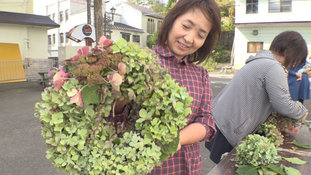 赤倉温泉 秋色 のアジサイでリース作り ニュース 上越妙高タウン情報