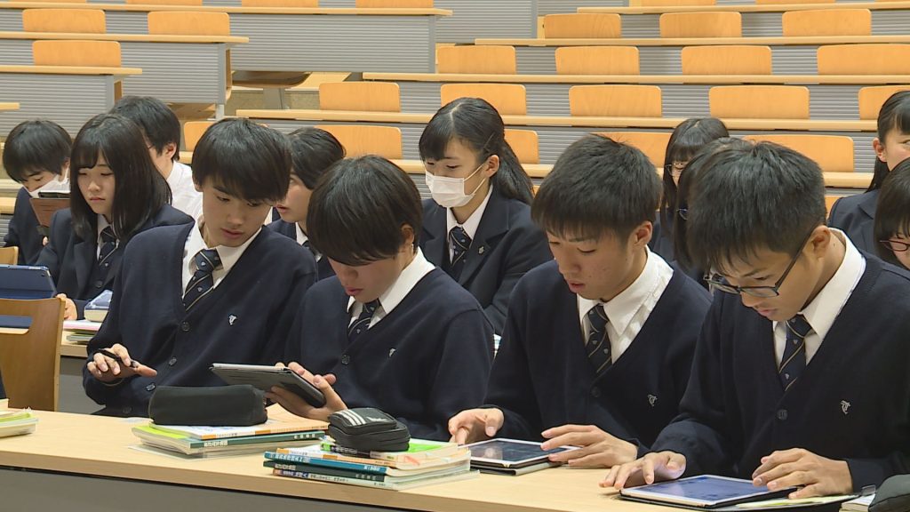 震災後に新設された災害科学科で学ぶ多賀城高校の生徒達 (2)