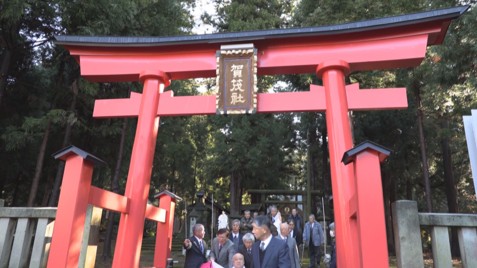 初詣に間に合いました 妙高市 賀茂神社の鳥居完成 ニュース 上越妙高タウン情報